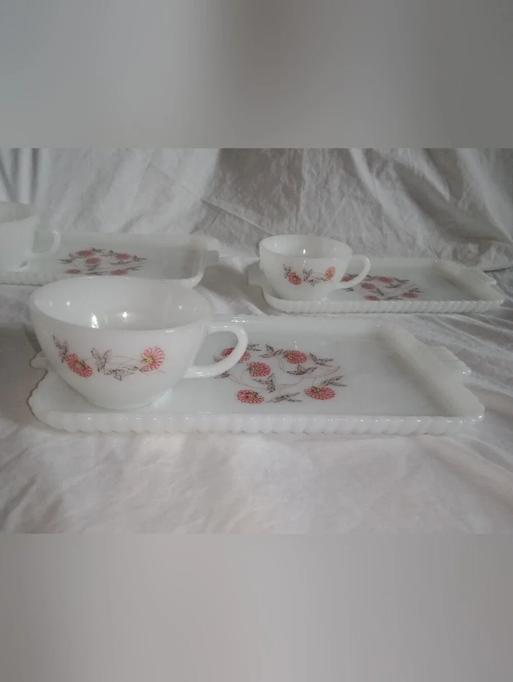 Vintage Fire King Fleurette Flower Floral Tea Set Plate Teacup For 3 Spring Time